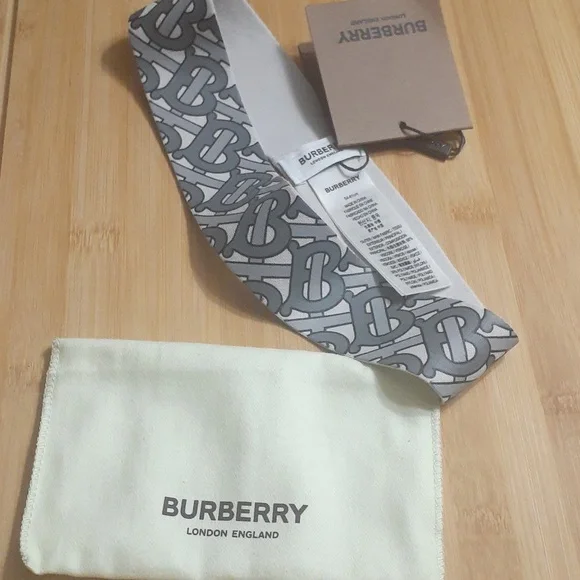 BURBERRY LOGO STRETCH HORSEFERRY HEADBAND NWT HEADBAND BURBERRY Embellished in optic white | Mercari main image 4
